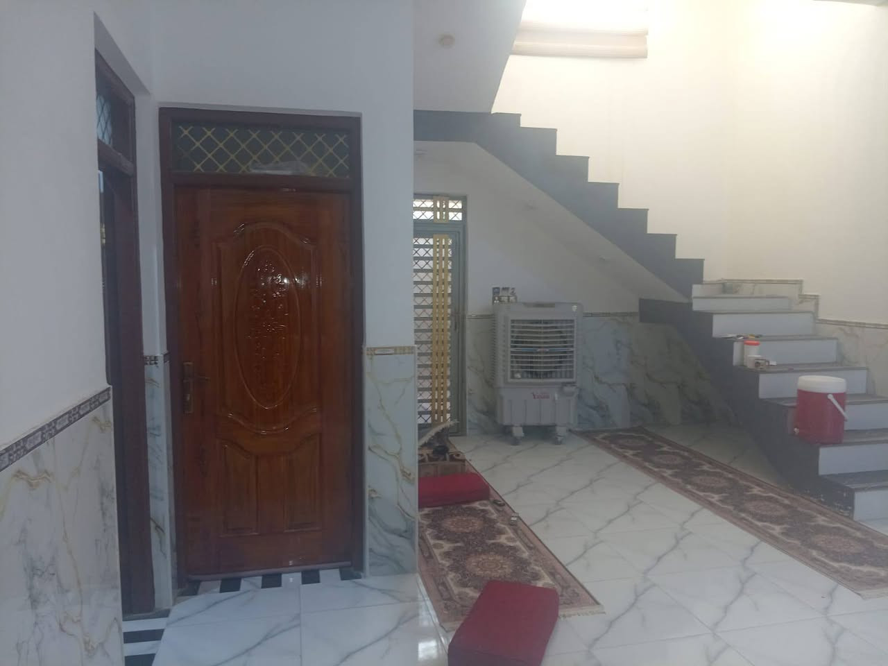 سلام عليكم ورحمة الله وبركاتة يوجد لدينا دار للبيع مساحه 230متر زراعي في ناحية الفظليه قرب مدرسة الفرات الاستفسار على هذا الرقم ***********
