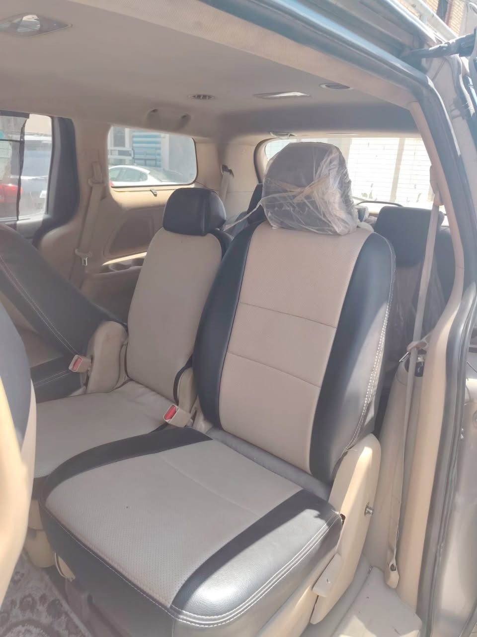 السلام عليكم كيا سيدونا ٢٠١٥  حادثها جاملغ اوبنيد 
سيارة عوزها ترتيبات قليلة ١٤٠ بيها مجال قليل 
 ***********
***********
