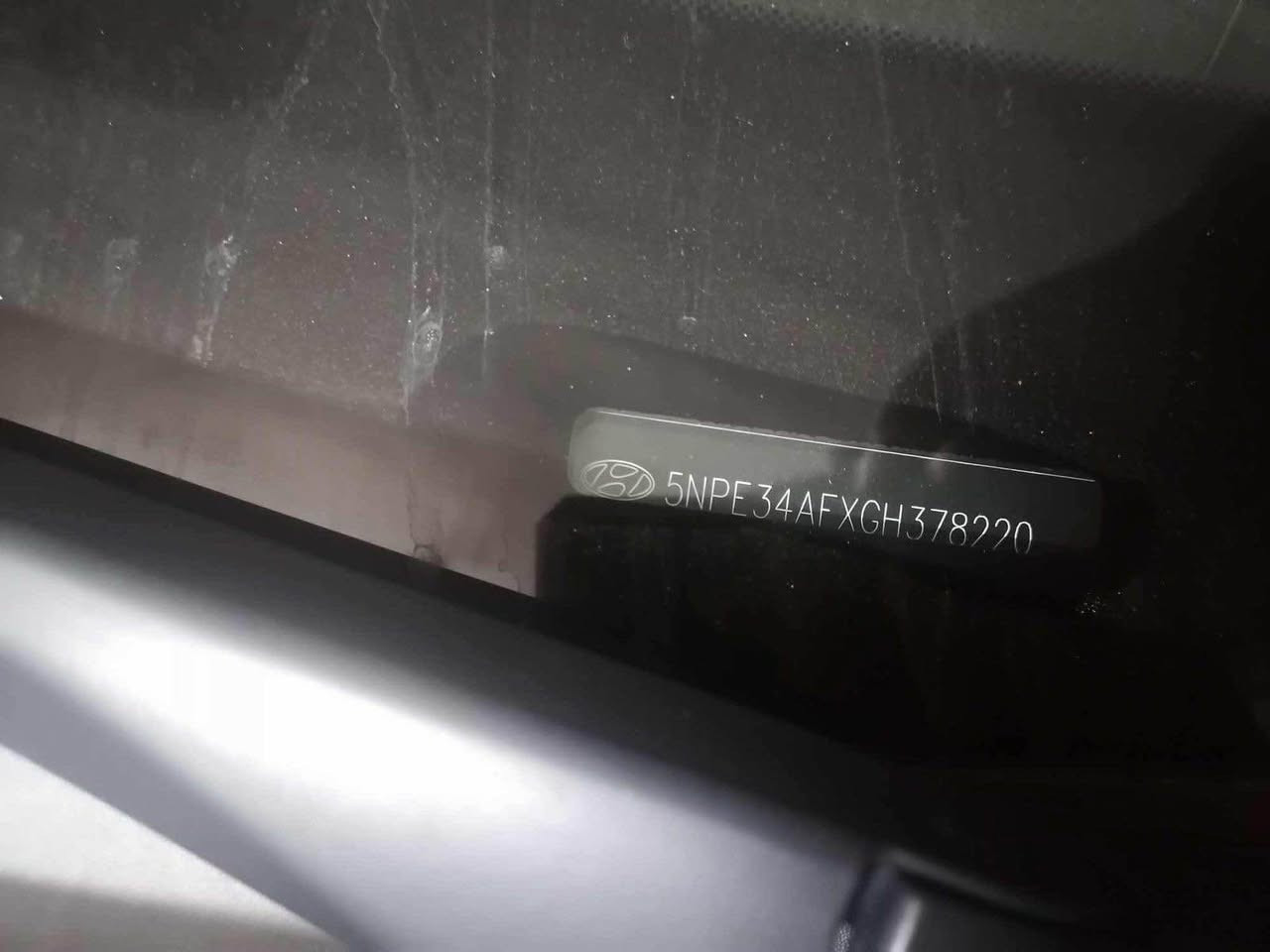 سوناتا موديل 2016 
فول مواصفات 1/1
صور الحادث بالمنشور 
السياره رقمها كركوك انكليزي تحويل ببغداد 
المكان بغداد 
السعر 12.500$ 
*********** بغداد, العراق
