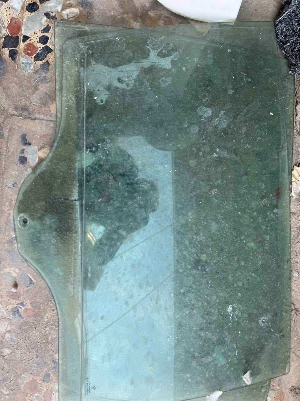 السلام عليكم
غراض نواعم باخره ٢٠٠٣  
بك لايت 
جاامات خلفيه باب طويل
عده اسعافات 
حصان لون اسود 
يدة گير 
كلوبات اناره داخليه 
مرايه جهة اليمين 
مرايه وسطه خلفيه
تحكم تبريد 
صاجيه الي تغطي السيدي 
مجرات مع السيديات 
شوت تحت البنيد 
كلهن ب١٥٠ 
متوفر ع خاص 
***********
