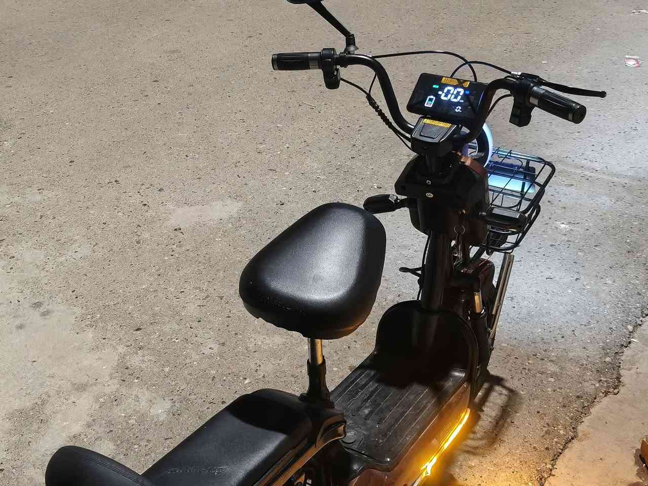 دراجه شحن للبيع فول نضافه مكاني تأميم قادسيه ثانيه قرب محلات أم شهد للاستفسار ***********
