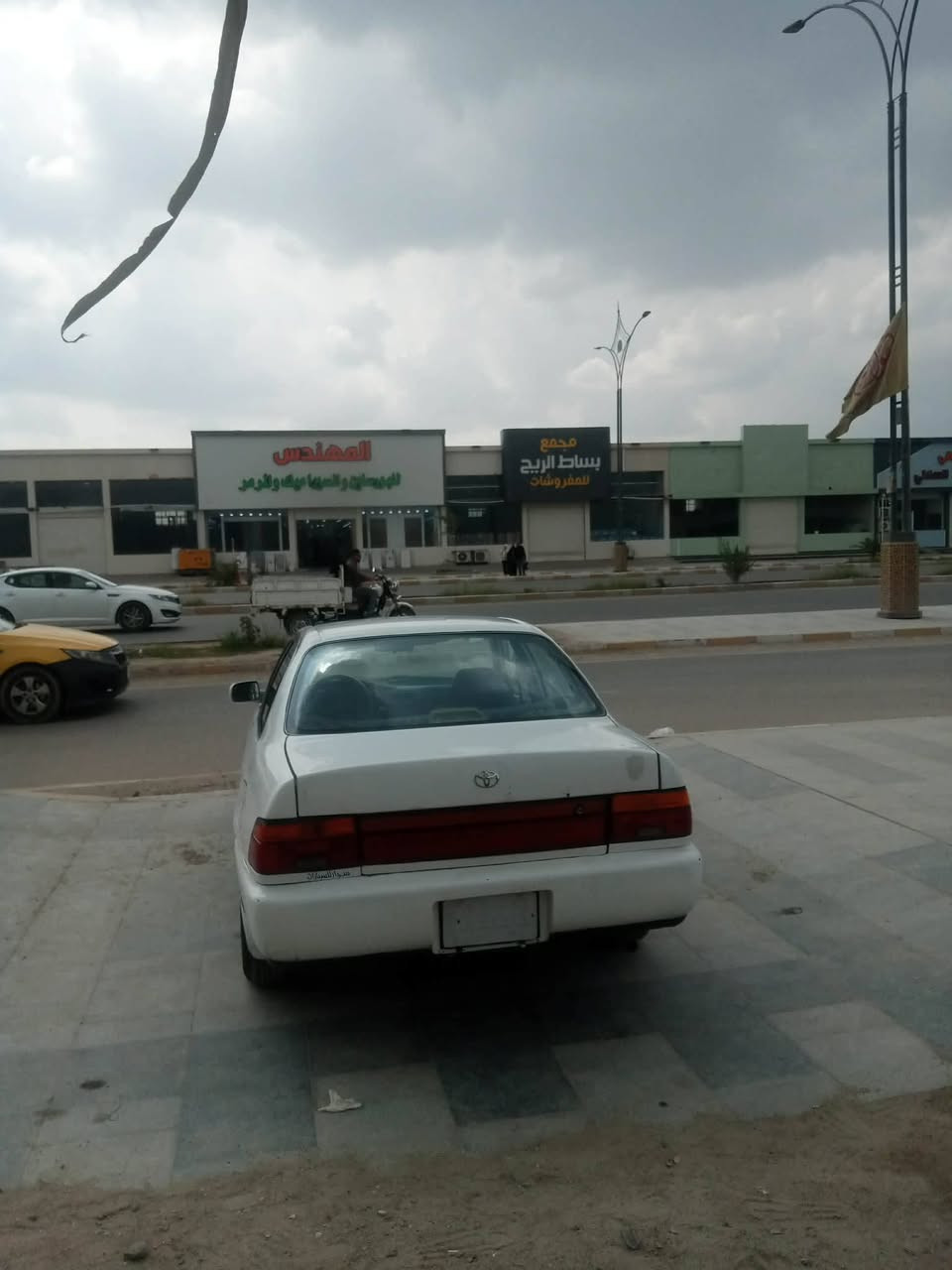 سلام عليكم كورلا للبيع مديل 1994 رقم بغداد تخم تاير جديد حداديه 90 بل ميه كير حاويه  جديد مكينه 1600 مشط جديد دشبول ايسر السيارة مكفولة من العيب الشرعي ونقل جثه والكص والاصوليات ومكفوله من الضربه القوية السعر 47 بيهه مجال بسيط العنوان الناصريه المركز رقم الهاتف ***********
