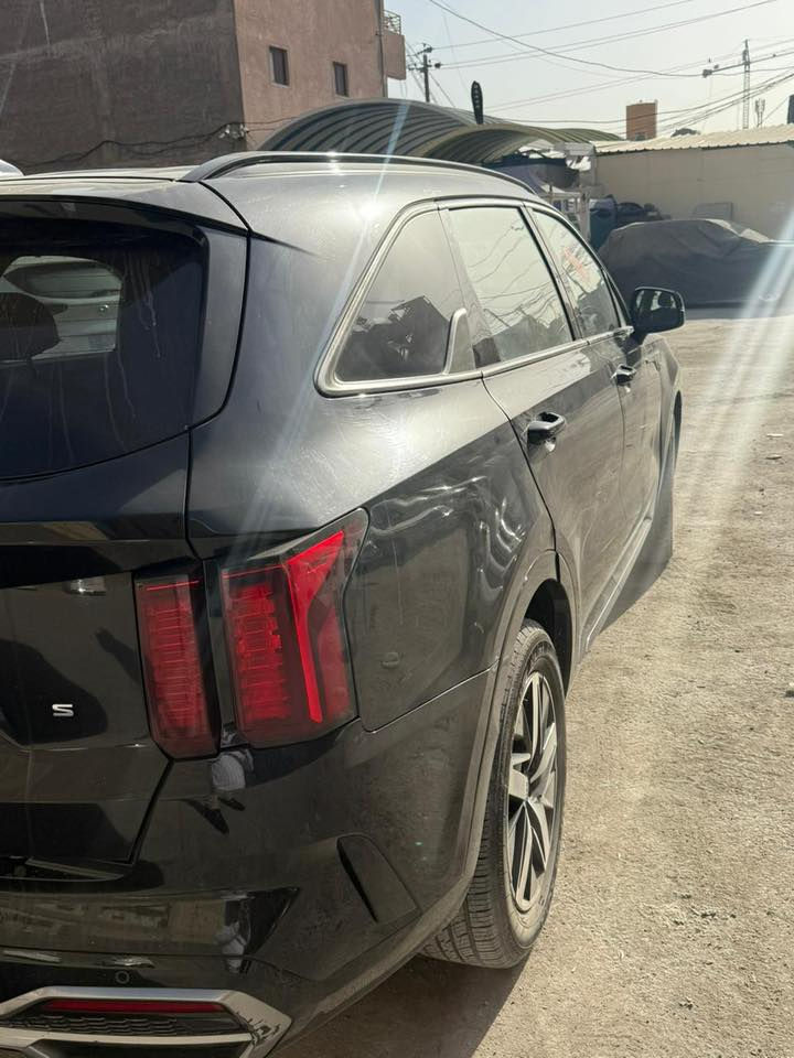 سورنتو موديل 21 وارد امريكي  ثلاث قطع تبريد سبعه راكب. مكينة 2500 190وبيها مجال ***********
