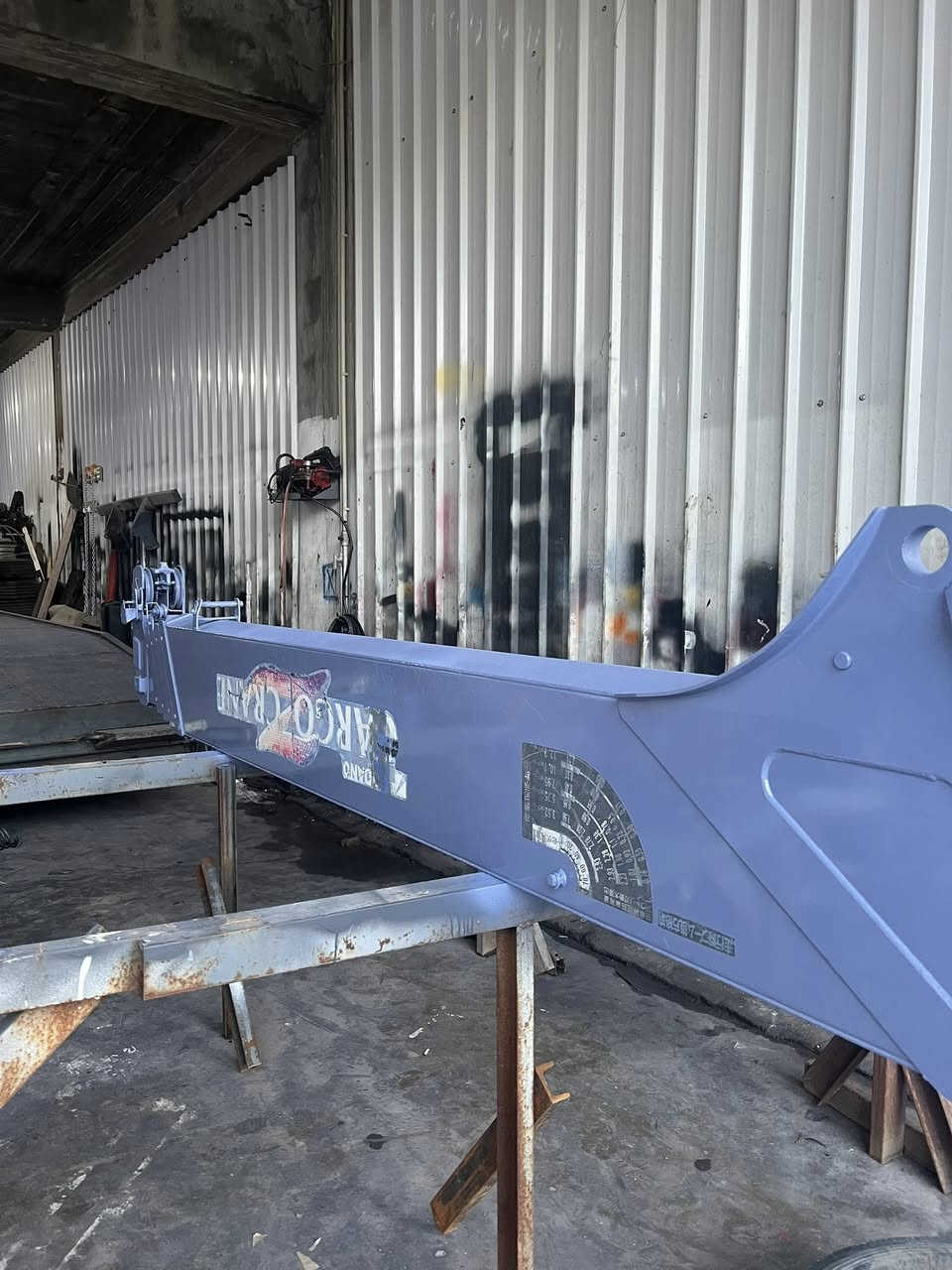 للبیع کرین کارگو ٤ سلایت مخالف  بی باج جول دوران مکان سلیمانیە ***********
