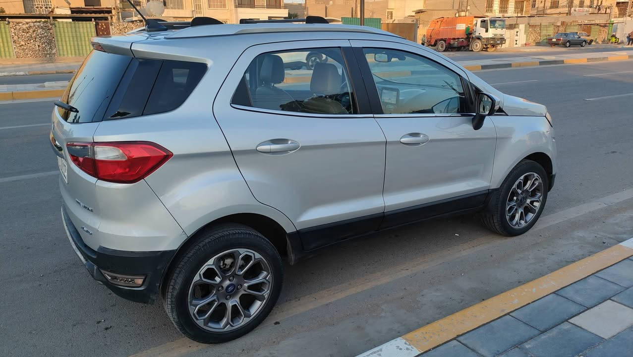 للبيع فورد إيكوسبورت تيتانيوم (Ford EcoSport Titanium) موديل 2018 - فول مواصفات.
تفاصيل السيارة:
​الموديل: 2018.
​الفئة: تيتانيوم (Titanium) - أعلى صنف بالموصفات.
​المحرك: 2000 (المرغوب).
​المسافة المقطوعة: 89 ألف كيلومتر فقط.
​ داخل جلد لون فاتح .
​بصمة تشغيل وأبواب (عدد 2).
​فتحة سقف.
​التقنيات: شاشة كبيرة، كاميرا خلفية دوارة، وحساسات خلفية ونقاط عمياء ومنافذ usb.
اوتو ستارت ستوب.
​ تدفئة كشنات، كراسي جلد.
منفذ كهرباء 110V.
​الإضافات: سيباية حديد قوية.

​الضرر: وارد أمريكي، الحادث بسيط جداً (مرفق صورة الحادث في المنشور).
​الرقم: رقم شمالي والسيارة بإسمي (تحويل مضمون).
​الموقع: السيارة موجودة في بغداد.
​السعر:
​ (108 ورقة) - وبيها مجال بسيط جداً للشاري الجاد.

​للتواصل والاستفسار:
​اتصال أو واتساب: ***********
