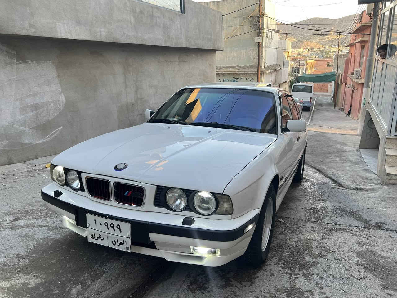 سلام عليكم
***********

السعر65 بلاش 13وه رقه غرامه نزل من سعر

للبيع BMW 525 اصل وفصل 

صباخ اربع قطعه هيجي صبخ بدون دواخل

بلکات جدید 

نوزلات جدید

 مسوي ادامە کاملە لسیارە

جلد كهربائي 

 ارباك 

بطاين نضيف

اسلايت شغال

كير  عادي قوية حيل 

تبريد ثلج ويا السويج 

بجم عريض 

لايتات بلادي   جديد

لايتات زينون عالي ناصي كلش قوي 

مكينه مسكر فانوس

دعاميات جديد

وياله ام  جدید 

اربع تايرات جديد

حداديه امامي خلفي جديده 

رقم دهوك 

وه كاله بسمي تحويل شرت

مكان السياره دهوك
