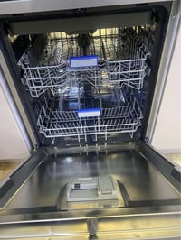 غسالت صحون من ماركت LGالاصليه مو التقليد جديده ما مستخدمه الحجم الجبير...