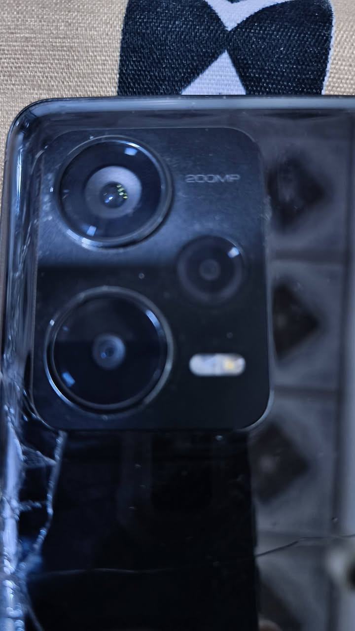 جهاز ريدمي نوت 12 نسخة البرو بلاس فايف جي العملاق الفلاك شب ذاكره 256 رام 16 شاشة سوبر امولد بمعدل تحديث 120 هيرتز سلاسة فول كامرات فوول الفول زلال 200 ميكا بكسل بطارية عملاقة 5000 ملي امبير بوبجي 90 فريم جهاز بل شرط انطي كل عيب مابي مامفتوح ولا مضروب برغي كل جسمه شغال فقط فطر بل ضهر اي عيب ثاني مابي للبيع فقط سعرة 185 بي مجال جدا بسيط للشراية


**إذا كنت صاحب هذا الإعلان وتريد حذفه لأي سبب، رجاءا أرسل رسالة إلى الدعم الفني**