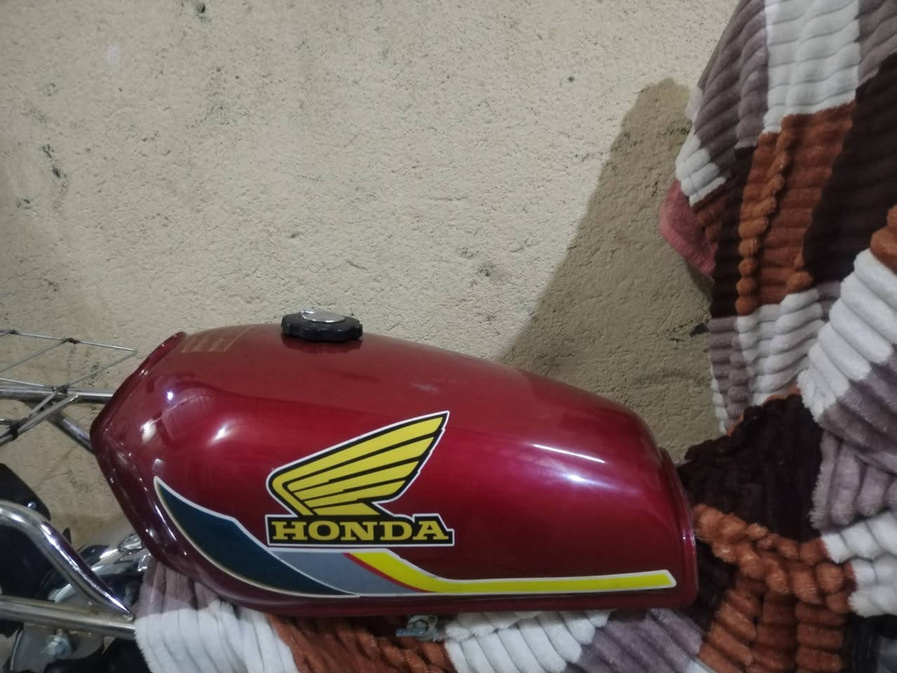 السلام عليكم
للبيع دبلات امامي اصلي سعر 25 وبيهن مجال
تانكي ابو جنح اصلي ب 19وبيه مجال
رقم ***********
