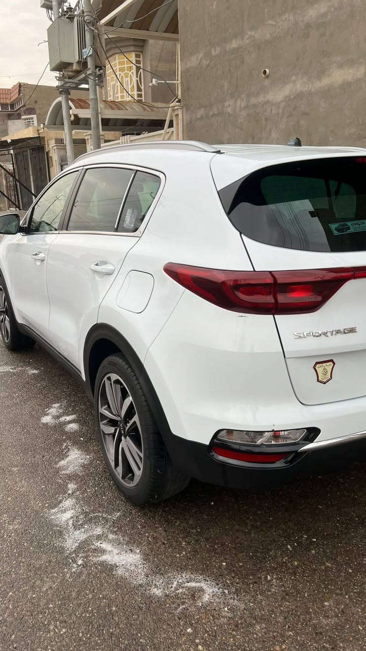 الموديل: 2020
النوع: كيا سبورتاج
اللون: أبيض
الوارد: خليجي
رقم : اربيل 
الحالة: مكفولة
المحرك: 4 سلندر
الكير: أوتوماتيك
الوقود: بنزين
الدفع: أمامي
ماشيه: 37 الف 

المواصفات:
 • تشغيل مفتاح
 • شاشة عادية
 • كاميرا خلفية
 • زجاج كهرباء
 • مرايا كهرباء
 • تحكم بالمقود
 • سبير موجود جديد 

ملاحظات:
 • السيارة نظيفة
 • استخدام شخصي
 • جاهزة للفحص بأي مكان
     •السنويه منتهية 2025/11/4
💰 السعر: (210)
📍 الموقع: (البصرة -ياسين خريبط )
📞 للاتصال: (***********) 
انه مكلف بلنشر يمكم رقم راعيها عنده وات ساب
