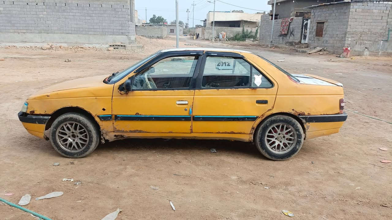 سلام عليكم بيجو   405.
موديل 2012 سنويه عضم عاج منتهيه راعيها ما اندله 
دينمو جديد سلف جديد باتري جديد حداديه صدر توه شدها زوج تار  كهربائيات شغله كلها
جاهزه محرك توه مجفت  سياره جاهزه. 
مكاني البصره كرمت علي ابو صخير
سعرها 10ورقات 

***********
