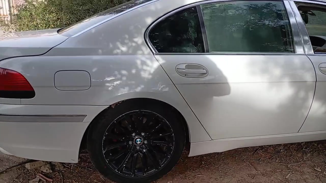 السلام عليكم bmw 745 2003 فول مواصفات ادوات كير جديد مكينه كفاله مكفوله من الكص والعيب الشرعي سعرها ٣٧ ورقه وبيها مجال نقصها بس صدر ومشط بور تسارع 260 مكانها بابل  ***********
