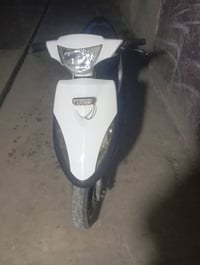 دراجه ماكس  ياباني للبيع  مكينه مفتوح السعر 400وبي مجال 07518794828