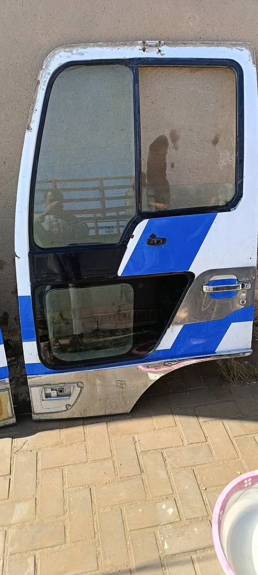 سلام عليكم بيبان انكر للبيع السعر 300 وبيهن مجال ***********
