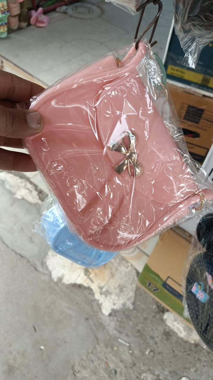 متوفر جنط اطفال 
سعر 5الف 
مكان حي الوحده يم مدرسة المأمون


**إذا كنت صاحب هذا الإعلان وتريد حذفه لأي سبب، رجاءا أرسل رسالة إلى الدعم الفني**