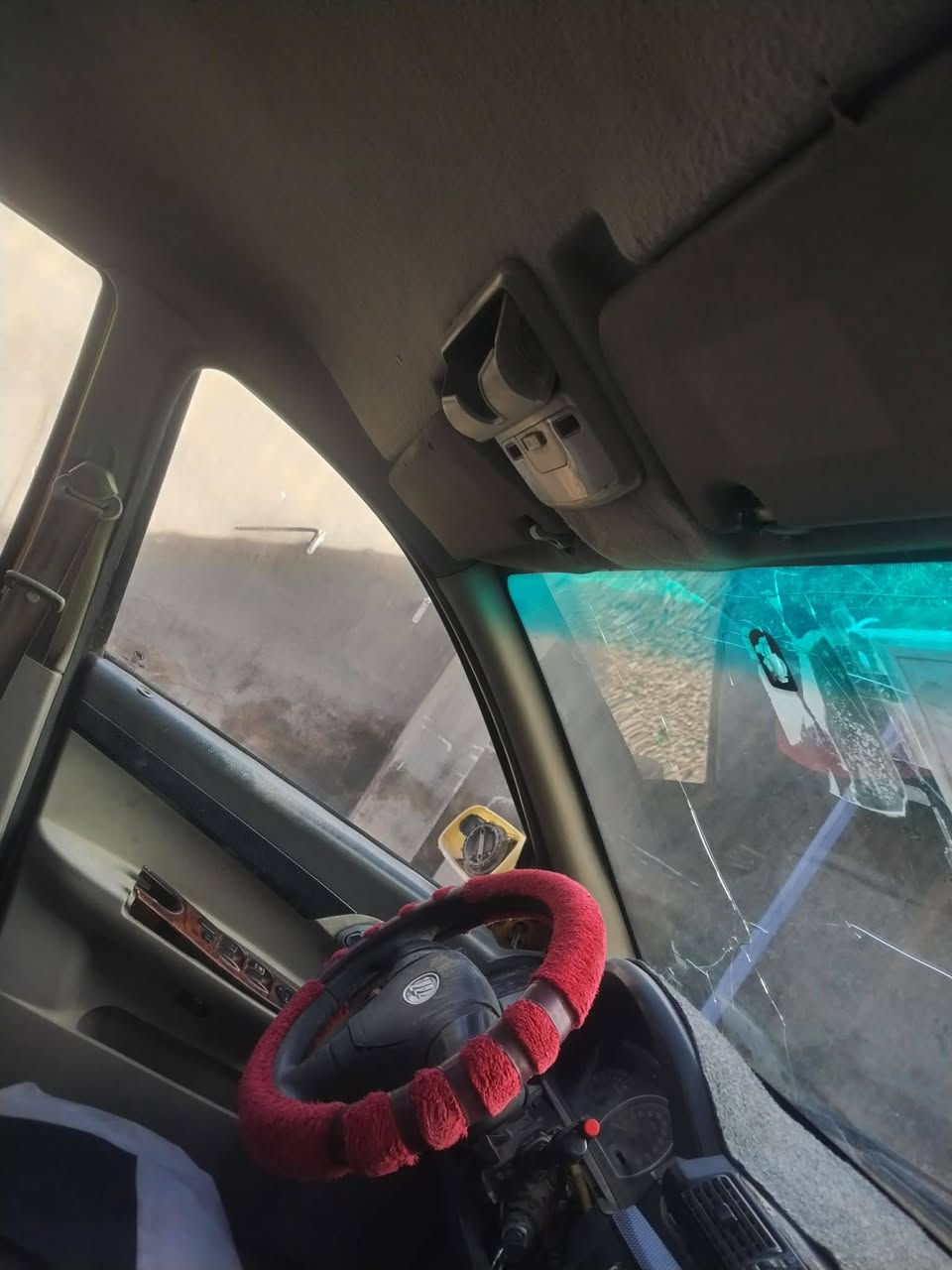 سلام عليكم سياره اليفان صيني مكينه بيه خيط بخار محرك ١٦٠٠محور كابريتر ما تصرف وتريد ترتيب السعر ٢٢ ورقه وبيه مجال قليل رقم بغداد كرتوني بقاي على ستلام راعيه يريد تحويل مباشر السنويه ٢٨ تسقط رقم الهاتف ***********
