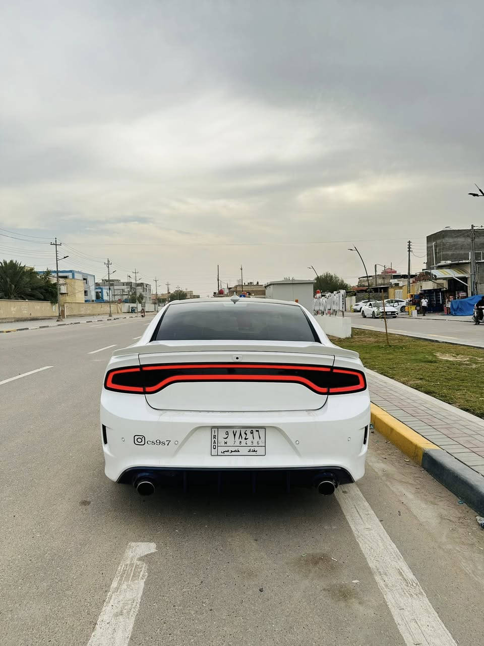 دوج جارجر rt 2021 سوبر تراك باك
ماشية 30 ميل سيارة جديدة كلش 
رقم بغداد باسم صديقي يريد تحويل 
ضربتها جاملغ وبنيد  وبيها كلير بدواخل بدون ضربة وموضح بلصور السيارة عليها إضافات كلش هواي فجوج بريمبو كبير 
صدر ب كامل Srt بلاد
لويات ايباخ
ويل دايتونة اصلي مشتغلة لونين يموت
كزوز ht powr بوابات وسطيات slp 
عليها برمجة كاملة من طول لطول حماوة وبانزين وكت اوف طلقات 
كفرات مكينة Srt 
دركة D مال وايد بدي اصلية 
داخل احمر كنتارة
دشبول خياط احمر واسودّ شغل دبي 
طبكة راديتر Srt 
بجم زنون 
عليها لد وحلقات متغير 
عليها سقف روز رايز واويل كاتش كان 
ولف حماوة مشيموتو
سيارة كلها مطقمها بنفسجي متغير شي مميز
سيارة نضيفة وجديدة كلش  
تعبان عليها وماناقصها شي سعر220 مجال قليل  مكان بصرة دور المحاربين
رقمي ***********
