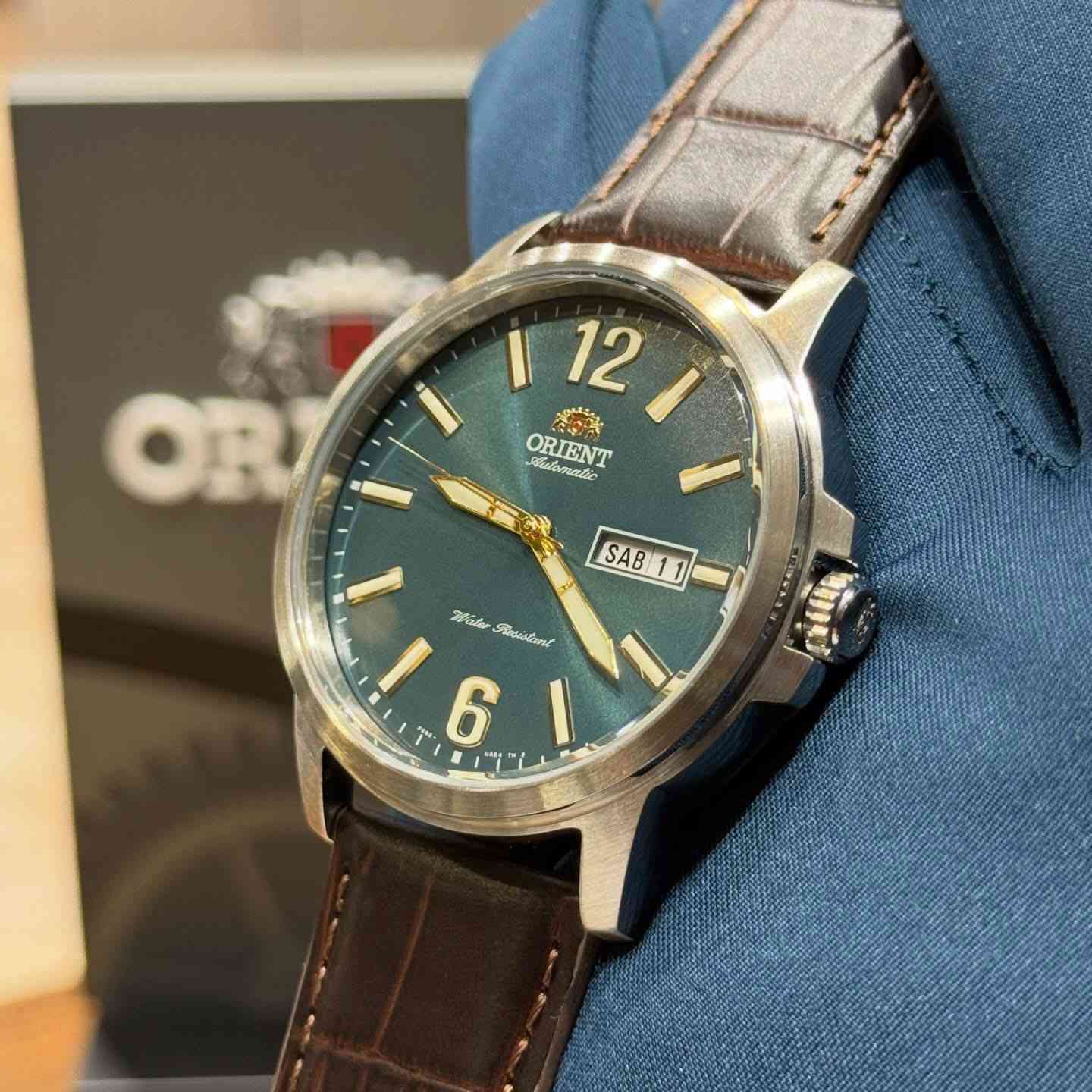 عروض العيد 

والتوصيل مجاني داخل بغداد 

أورينت كونتمبوراري

وكالة ضمان سنة 

قطر 43

اوتوماتيك / تكويك 

40 ساعة احتياطي 

22 حجر كريم 

ماكنة كشف 

زجاج مقاوم للخدوش والصدمات 

مقاوم للماء 50 متر 

لومينوس 

255 الف 

توجد خدمة توصيل 

***********
