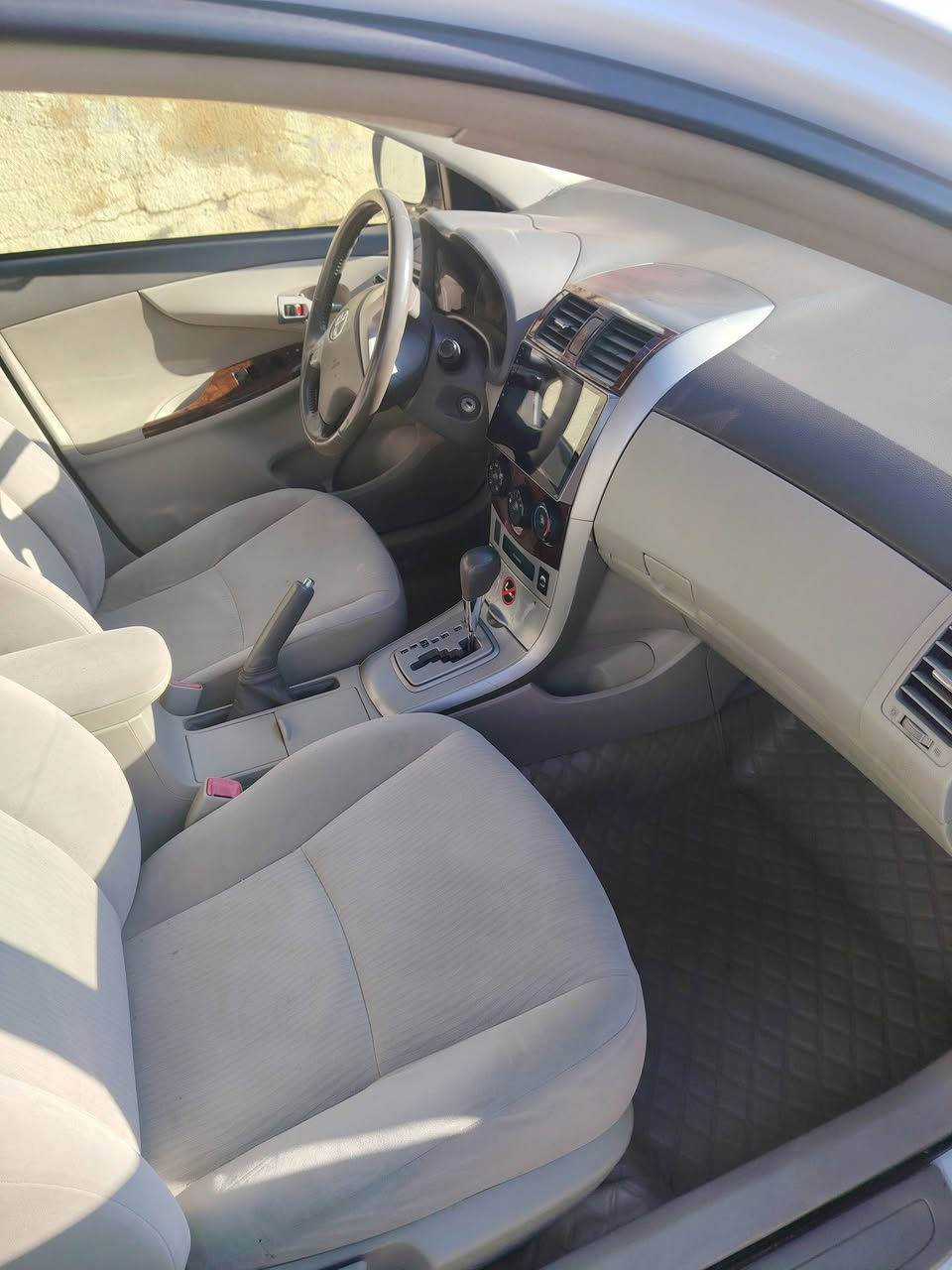 السلام عليكم
كورلا ٢٠٠٨ رقم نينوى دولي بأسمي بيها جاملغ جهة السائق الأمامي تعديل بارد فقط بدون قطرة صبغ المحرك بيه تبخير والباقي مكفول السيارة جاهزة ونظيفة السعر ١٢٢ للتواصل *********** او ***********
