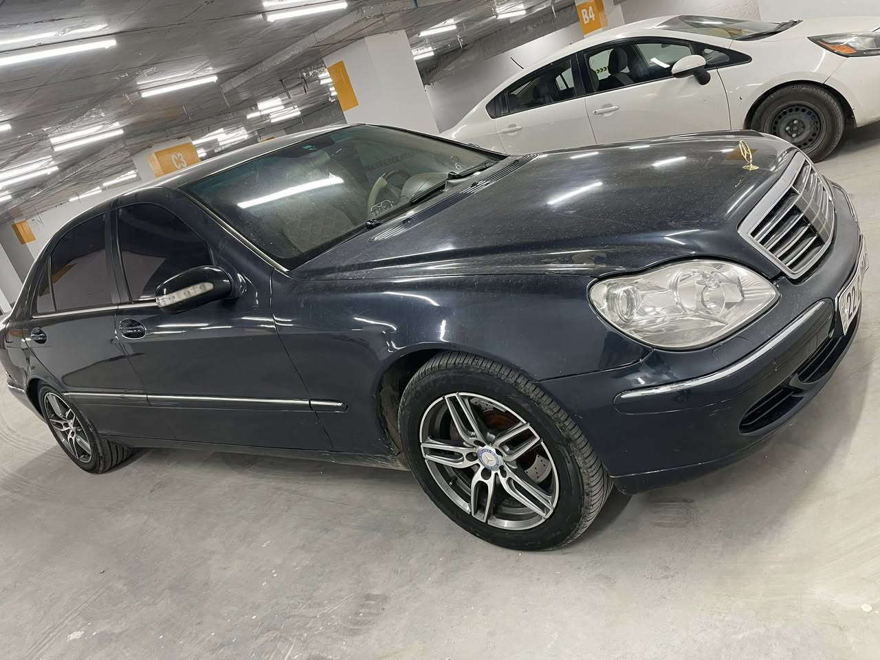 بيع
السعر ١٣٠
السياره مواصفات خاصه مو عاديه

 ماشيه ١٣٣ الف فقط

Mercedes -Benz

S 500L

Model :2004 أصل

العدد والاسبير والكتلوكات كلها موجودة 
كتاب تظليل سنه كامله

#رقم السيارة : شمالي اربيل وباسمي هزة جديدة سنوية مجددة 

#مكان السيارة : بغداد ------------------------------------
سلام عليكم 
للبيع  مرسيدس غواصة موديل 2004 اصل حجم S 500 L باب طويل  مكفولة من الضربة والحادث صبغ جماليه فقط

1_ رادار امامي +توقف ذاتي + تسارع وتباطئ اوتو
2_جنطه كهرباء فتح وغلق
3_كير محرك تبريد بشرط
4_كروز سرعة🔒 
6_  شاشة ا🖥
7_ مري قلاب مع البك
8_صندوق شفط
9_انارة ترحيب💡 خارجية وداخلية ⁦⚔️⁩
10_شاشة اعطال💬
11_داخل جديد جدا  كهرباء ⁦⚔️⁩
12_لايت زنون 
14_ ايرباكات سليمة 
15ويل 17 
16_سستم صوت BOSS 
17_صدر امامي خلفي جديد ⁦🛠️⁩
18_حساس مطر💦
19_هزة وفحص جدد+سنوية جديدة  
20_لايت اوتو   ⚔️
21_ وضعيات قيادة سبورت وعادي واوتو🔥
22 ثلاجة خلفية 
23 لايت داينمك مع حركة الستيرن
24 داخل جلد بيجي جديد
25 بردة كهرباء
26 برده ابواب
27 جام ازرق عازل للحرارة
28 استيرن تدفئه
29 دوس نيكل كروم 
30 أربع جوبلسات تصعد وتنزل حسب رغبة الشخص
31 كير ثلاث وضعيات
33 كشنات تدفئه تبريد مساااج
34 كشنات خزن ميموري 3 وضعيات
36 كشنات أمامية خلفية كهربا
37 تحكم استيرن 
-------------------------------

***********
