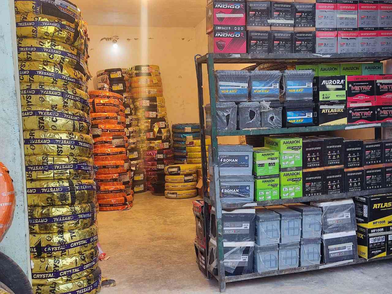 مو كل إطار ينفع… ومو كل بطارية تعيش. إذا تريد شي يعتمد عليه، تعال مباشرة بدون تضييع وقت.
🔻 محلات القمة التجارية 🔻

نبيع ونفحص وننصحك بالصح، مو بس نبيع ونمشي.

✔️ إطارات (تايرات) تتحمل الطرق القاسية

✔️ بطاريات تشغيل قوي وثبات عالي

✔️ فحص سريع قبل الشراء حتى تعرف شتاخذ بالضبط

💬 لا تنخدع بالسعر الرخيص… الرخيص غالباً يدفعك تدفع مرتين.

📍 الموقع: ناحية – العباسي – الحي الصناعي

📞 ***********

📞***********

👤 بادارة: وليد شرقي

يتوفر جميع احجام الاطارات والبطاريات اتصل وتدلل
