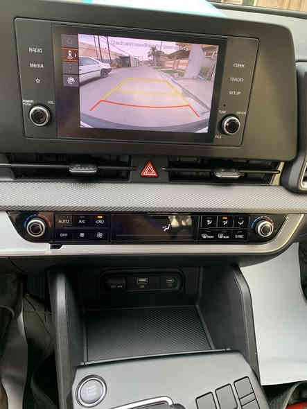 السلام عليكم 
كيا سبورتج 2024 خليجي 
المسافه المقطوعه 5100 وقابل للزياده 
تحكم ستيرن 
رادار جانبي 
حساس خلفي 
مري شفط 
داخل مخمل اسود 
بدون سلايد 
بصمه ابواب + بصمه تشغيل 
سايد بريك بصمه 
مانع منحدرات 
مانع تزحلق 
نظام اوتو هولد 
رقم اربيل تريد تحويل تريد وكاله 
السياره ع وضع الشركه بدون اي ظرر او بارد او حتى شخط سليمه 100‎%‎
السياره ع وضع الشركه الله شاهد ومثل مذكرت ماشيه 5100 وقابل للزياده 
مكان السياره بغداد حي الخضراء 
*********** متوفر واتس اب 
السعر 235$
