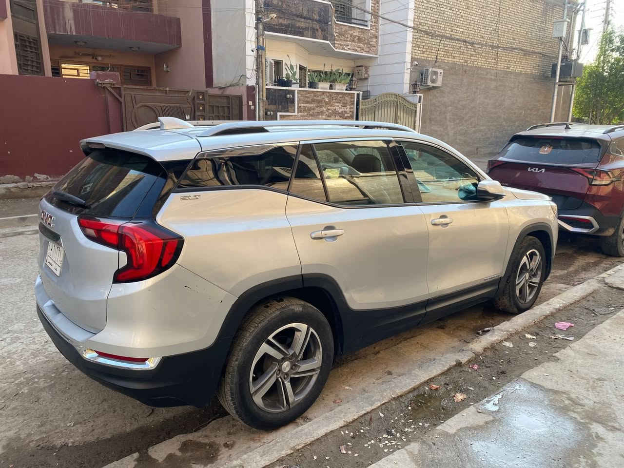 جمسي تيران19 فول عدا الفتحه

شاشه كامره

الابواب بصمه 

محرك 1500تيربو

رقم بغداد تحويل مباشر 

جيمسي تيران مواصفات sLt

*نظيفه مواصفاته حلوه  

المسافه المقطوعه170 الف 

الضرر شباك وشويه من حافت البنيد 
والباقي ع وضع الشركة سياره خير من الله

*مواصفات 

*تدفئه كشنات

*كامره خلفيه

*5 بصمات

*تبريد قطعتين

*شاشه

*تحكمات ستيرن

*ماوس تحكم

*سايد بريك كهربائي

كشن كهرباء 

الخ..

السعر152 وبيه مجال بسيط

عنواني بغداد البلديات 

***********
