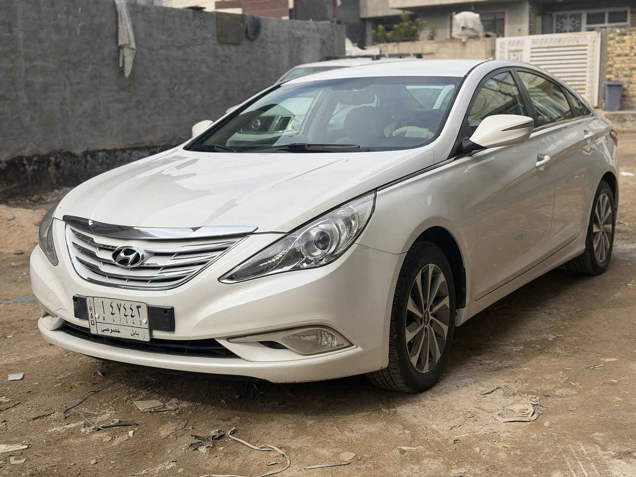 السلام عليكم 
للبيع هونداي سوناتا موديل 2014 
وارد خليجي محرك 2400 دوش 
السياره استيراد الشركة الدوليه يعني فول مواصفات 
كير ومحرك ممفتوح ابد كله ع وضع البلاد
السياره جديده وجاهزه ومال جناي وماعايزه مصرف 
تخم تاير وتبريد وحداديه كلها جديد
رقم بابل تحويل ثاني يوم 
السياره كفاله عامه من التبديل والفتح والبارد بيها فقط شبر بالجاملغ الامامي جهة الراكب مشخوط ومصبوغ مو كله للنص 
بدون فتح عده ذلك السياره كفاله عامه 
مواصفاتها 
كشنات كهرباء
تبريد قطعتين
كير شفتات 
داخل بيجي 
مري شفط واشاير مري 
داخل جلد
كامره وحساس خلفي 
مكاني بابل مركز الحله واتواجد 
معرض الوطن لتجارة السيارات الحديثة
السعر 143$ وبيها مجال بسيط للشراي 
للاتصال 
***********
***********
