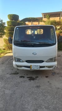 شاحنة • بدون تفاصيل