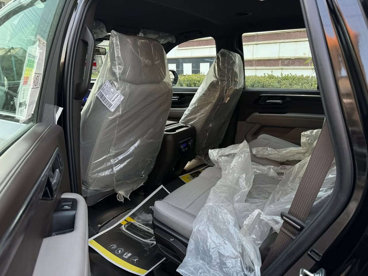 السلام عليكم
للبيع شيفروليه تاهو 2025 
خليجي وكالة المنصور  كفاله عامه من الخدوش والشخوط
مغلفة افلام حماية بالكامل ppf ضمان 10 سنوات
ممشى 15,000
محرك وكير كفاله عامه شرط الفحص
رقم بغداد باسمي تحويل ثاني يوم 
💲السعر57,900 وبيها مجال
🏠الموقع :  بغداد 
☎️الرقم: ***********
