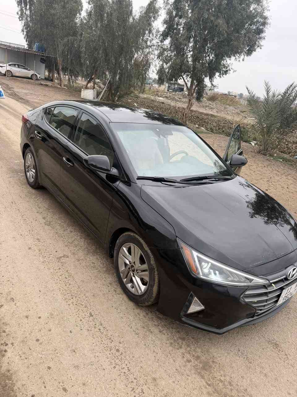 السلام عليكم
النترا موديل 2020

بدون صبغ السونار مرفق بلصور 

تقرير امريكة موجود 

ماشيه 100

مكينه كير صدر تبريد مكفول 

السعر 122بلاش😍
***********
مكان السياره ديالى بعقوبه
