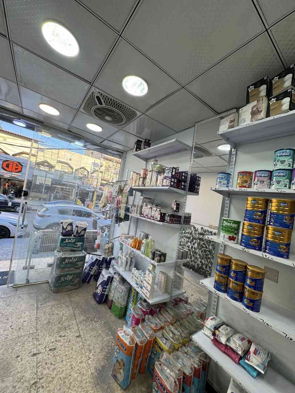 مركز نوروز سنتر للبيع بسبب عدم التفرغ مع كافة محتويات ويوجود حمام داخلي بالمحل   *********** متوفر واتس اب
موقع المحل الميكانيك شارع الفورتات مجاور العذراء سنتر
