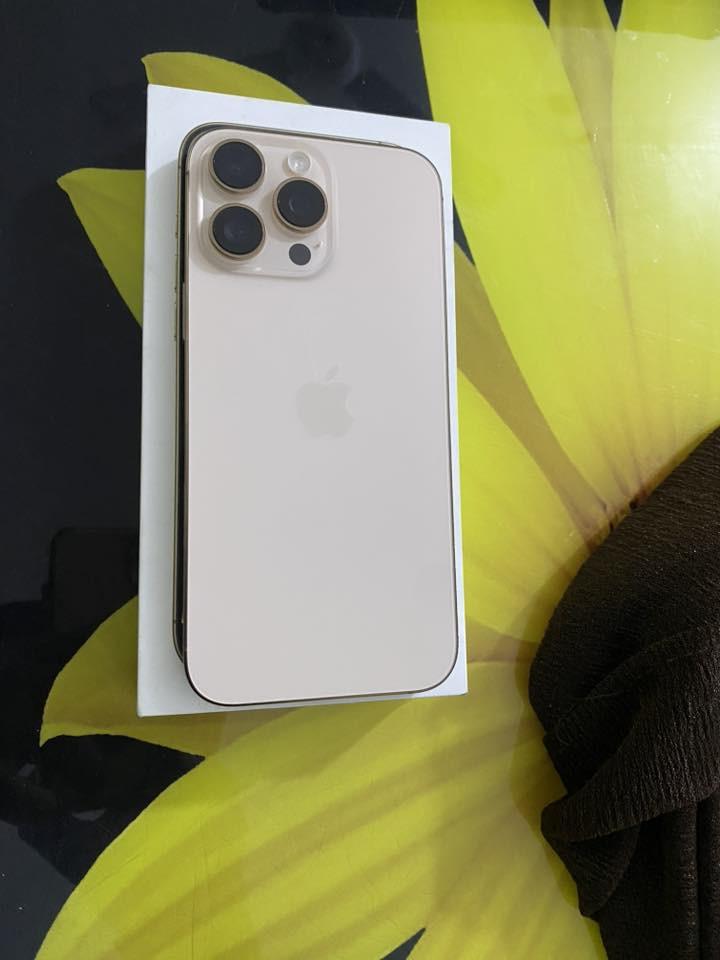 السلام عليكم
آيفون16برو ماكس
ذاكره256
نسبه البطاريه 100
مشحون 25مره اخو جديد
السعرمليون ونص  وبي مجال حك الجيه مكاني بغداد  للتواصل ***********
