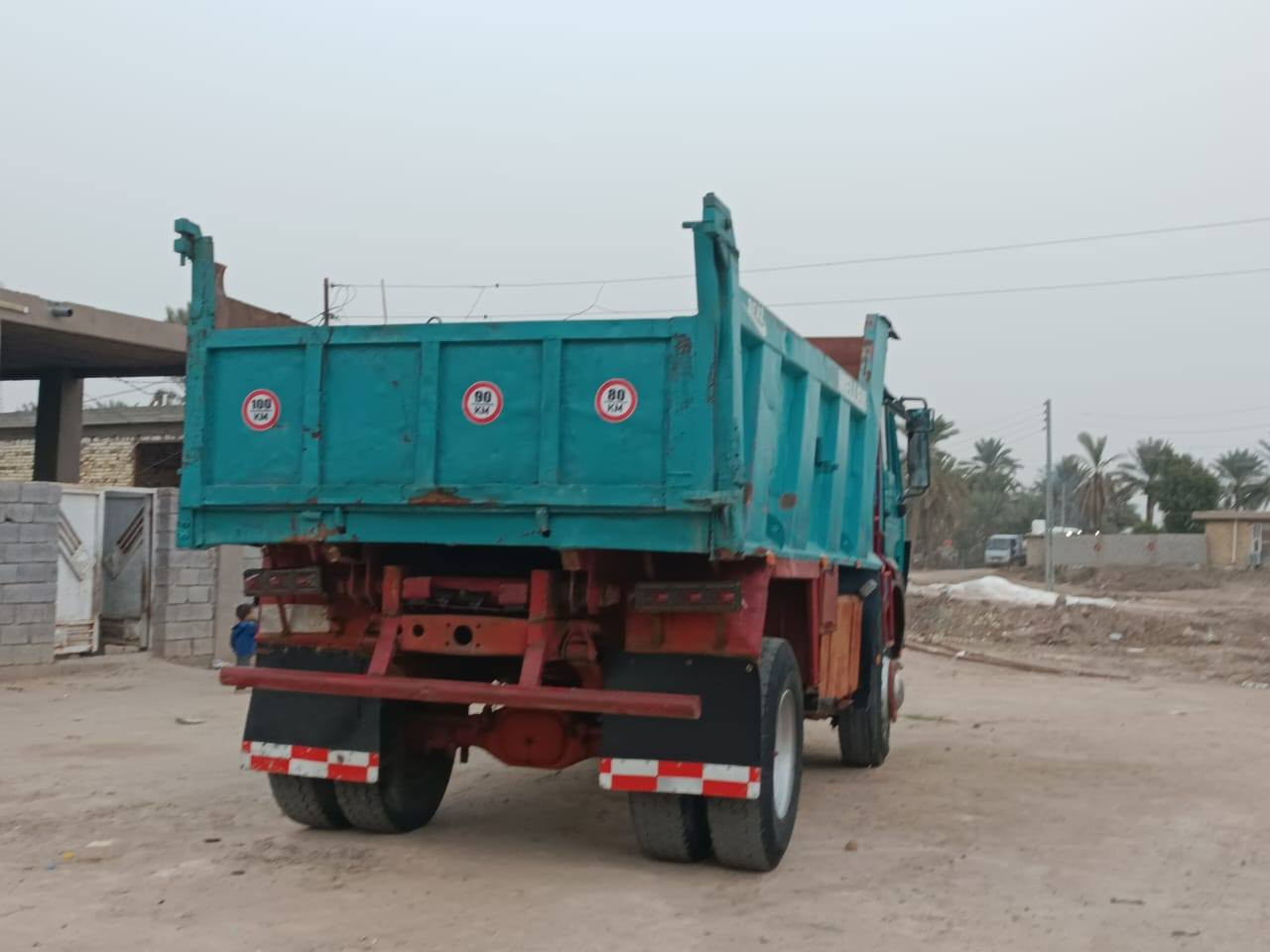 سلام عليكم تك البي للبيع مكينه 8 كير 25 اكسن نص جيف تخم تاير 22سياره نضيفه رقم بغداد ***********.  ***********
