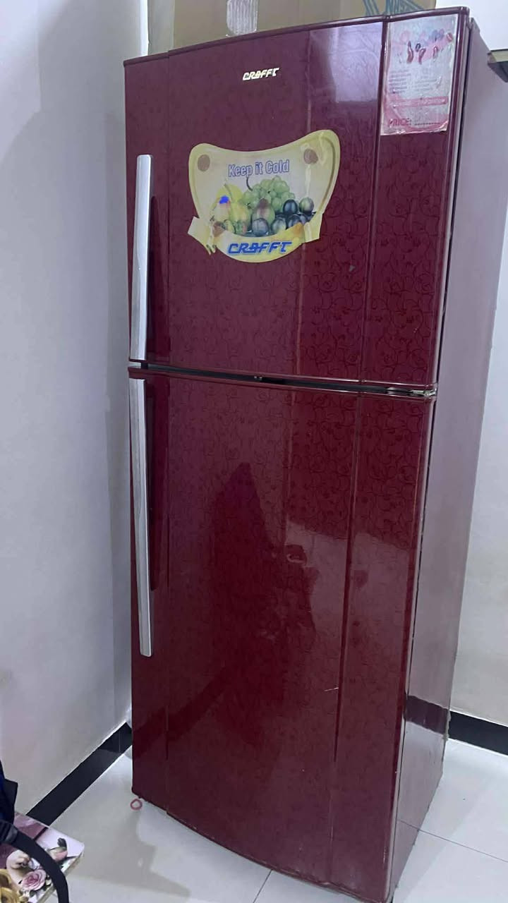 بيع ثلاجات 
نين نضافة 80% 
لكل ثلاجة 250 و بيها مجال 
ارقام التواصل واتساب
***********
او خاص
