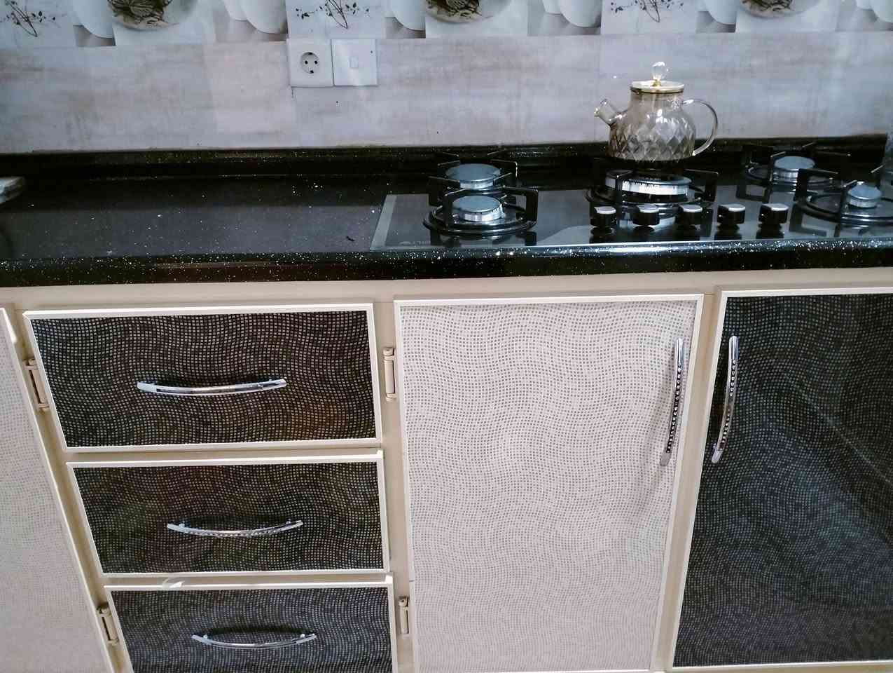 كاونتر مستخدم شي قليل كرانيت اصلي ثقيل 6امتار 
 لحد يكسر سعرو. مليون و100 وبي مجال   ال شراي يتصل عل رقم أكثر استفسار *********** 
ادمن وافقو
