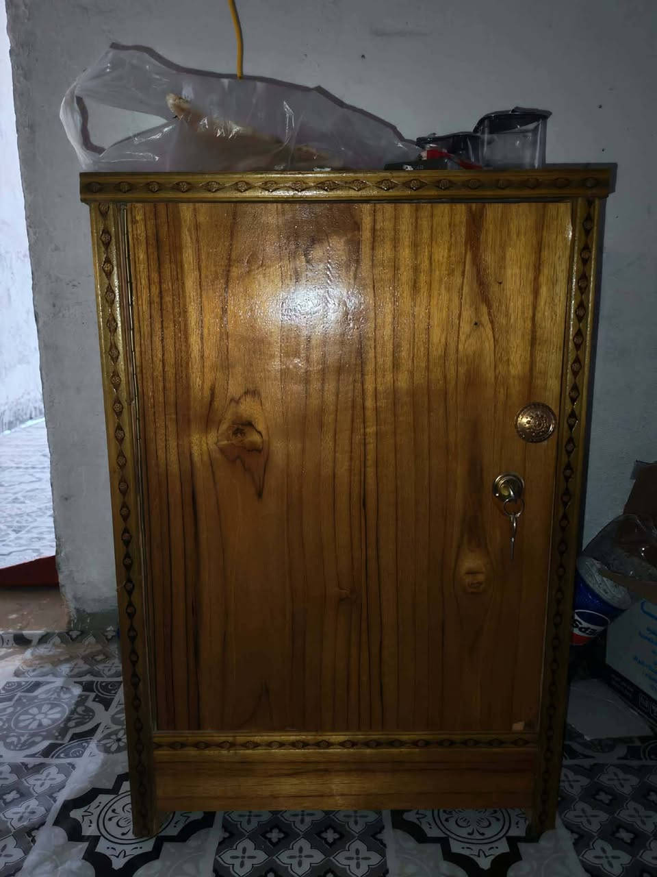 السلام عليكم غرفه نوم للبيع جديده قبل ٣ اشهر اشتريتها ٩٠٠ حاليه معتاز و اريد ابيعها سعرها ٥٠٠  مكاني حي الرحمه شارع 20


**إذا كنت صاحب هذا الإعلان وتريد حذفه لأي سبب، رجاءا أرسل رسالة إلى الدعم الفني**