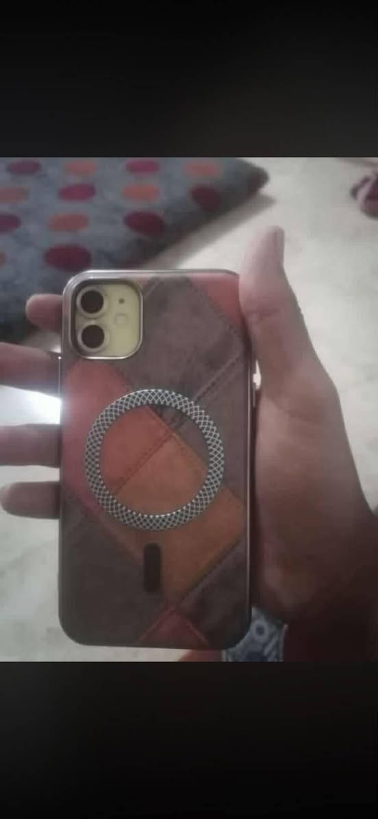 سلام عليكم ￼￼
￼￼ آيفوني 11 عادي 

‏ذاكر 128 

‏بطارية 77 ￼

‏شرط الجهاز ما مفتوح نورمان 

￼￼ السعر ￼ 230 ￼￼

 مجال 

‏المكان موصل جنب الأيسر ￼￼￼￼￼


**إذا كنت صاحب هذا الإعلان وتريد حذفه لأي سبب، رجاءا أرسل رسالة إلى الدعم الفني**