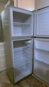 ثلاجه مستخدمة • شغالة • كوت