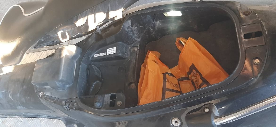 فورزه 0.6 مامفتوحه وكلها شغاله.
دبلات جدد. 

تايرات جدد. 

كهربائيات كلهن يشتغلن فول. 

مصبوغه للجماليه لونها اسود. 
السعر مليون و700.
بابل. 

***********
