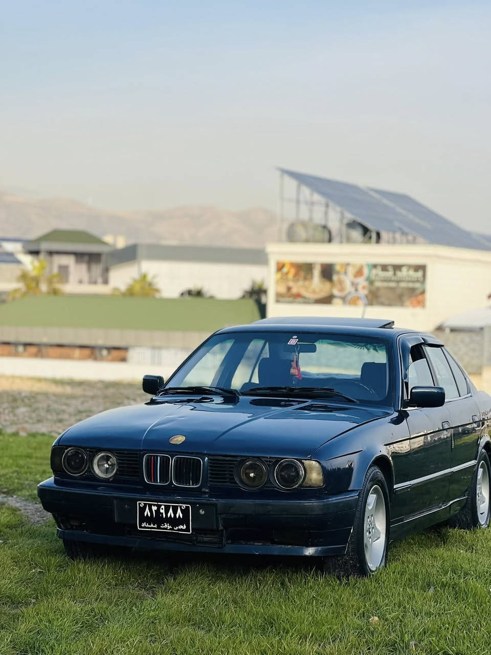 سەرەتا بەناوی خوا ماشاللە لەماڵی هەموو لایەک
BMWبۆفڕۆشتن 
نموونه يي نيه له جوانيا
مۆدیل 1991 ئارمم پلاستيكه به شه رتي ئارموو ئه وه لياتت مووس و براوه ش به شه رتت 
  520 ديجيتال گیڕ عاديه   به شە رتي گيرو مه كينه هه لمي نيه 
كاره باهي هه مووي ئيش ده كاتت سلايته چوار جامم كاره باهيه  لايت زينونه سيدي و هه مووشتيكي مزبوتت كامل گيچه كاني ئيش دكاتت
 چوار تايه و ويلي زور زور باشه 
سياره كه تا بليتت توندوو توله مالي دوسته چركه ي تيا نيه 
تازه پيشوو دواهي داگيراوه 
نرخ (( 27گلا معامه له)))
***********
*********** 
له سليمانيه سياره كه
