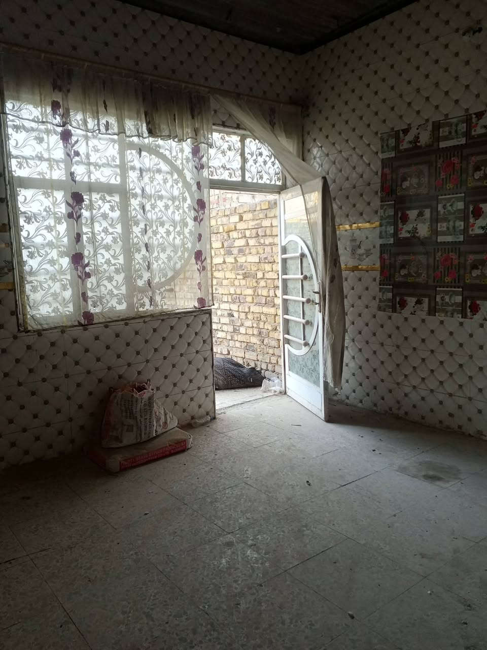 السعر الســابق : 45
السعر الحــالي 40 
مرقم بلديه ضمن قرار 320
#مكتب_الشكري_للعقار  #عرض 
🌍 الموقع :النجف الاشرف_  الكوفه شارع المطار السايدين 
شارع 17 بـ شارع 30 
----------------------------------------
🔳  زراعي 
🔳 المساحه 150
🔳دار سكن زراعي جاهز عايز فقط سقف ثانوي 
--------------------------------
🧾 تفاصيل البيت 🧾
يحتوي علئ  غرفتين وصاله ومطبخ وحمامات وتخاريج واستقبال 
الأساس صب السقف صب طابوك 
كافه الخدمات متوفره 
---------------------------
☎️ للاستفسار 
واتساب ***********
‏‪+964 787 969 5165‬‏
🛣️عنوان المكتب النجف الأشرف _ الكوفه شارع المطار السايدين مقابل جوهره العرب مباشرتٱ مكتب الشكري للعقار
