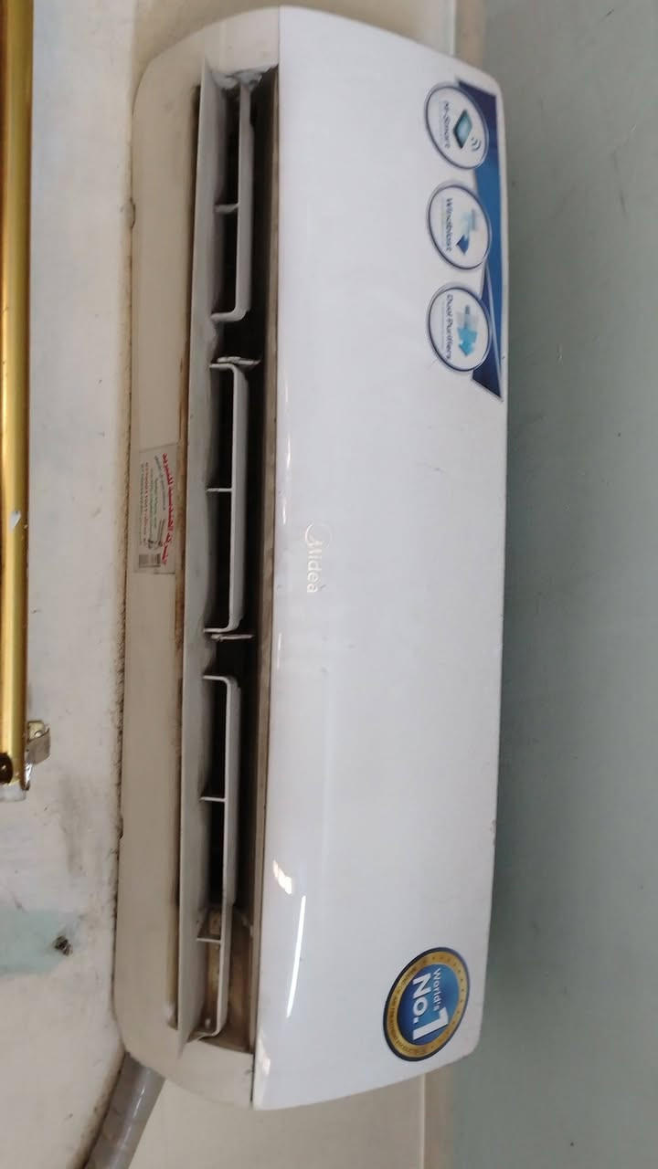 السلام عليكم
١.سبلت ميديا طن ونص مستعمل ٢٠٢٣  شغال تبريد وتدفئة  سعر ٢٥٠ الف قفل. 
بغداد حي القاهرة ***********
