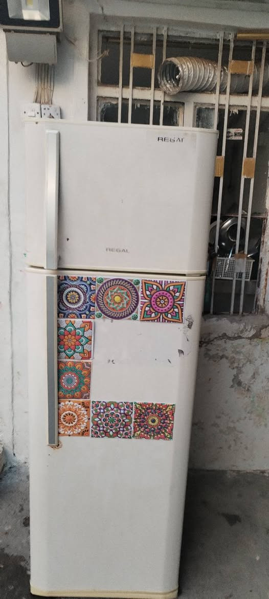 ثلاجه نظيفه حيل شرط شغل سعرها ١٢٥ شرط الشغل تواصل خاص او اتصال عل رقم ***********
