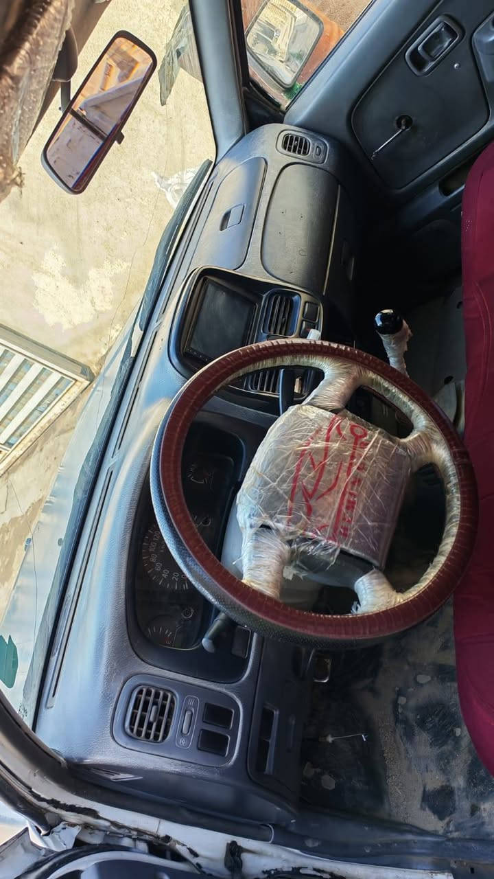 السلام عليكم نيسان للبيع مزاد سياره حلوه كلش تبريد تخم تاير حداديه صبغ جماليه ***********
