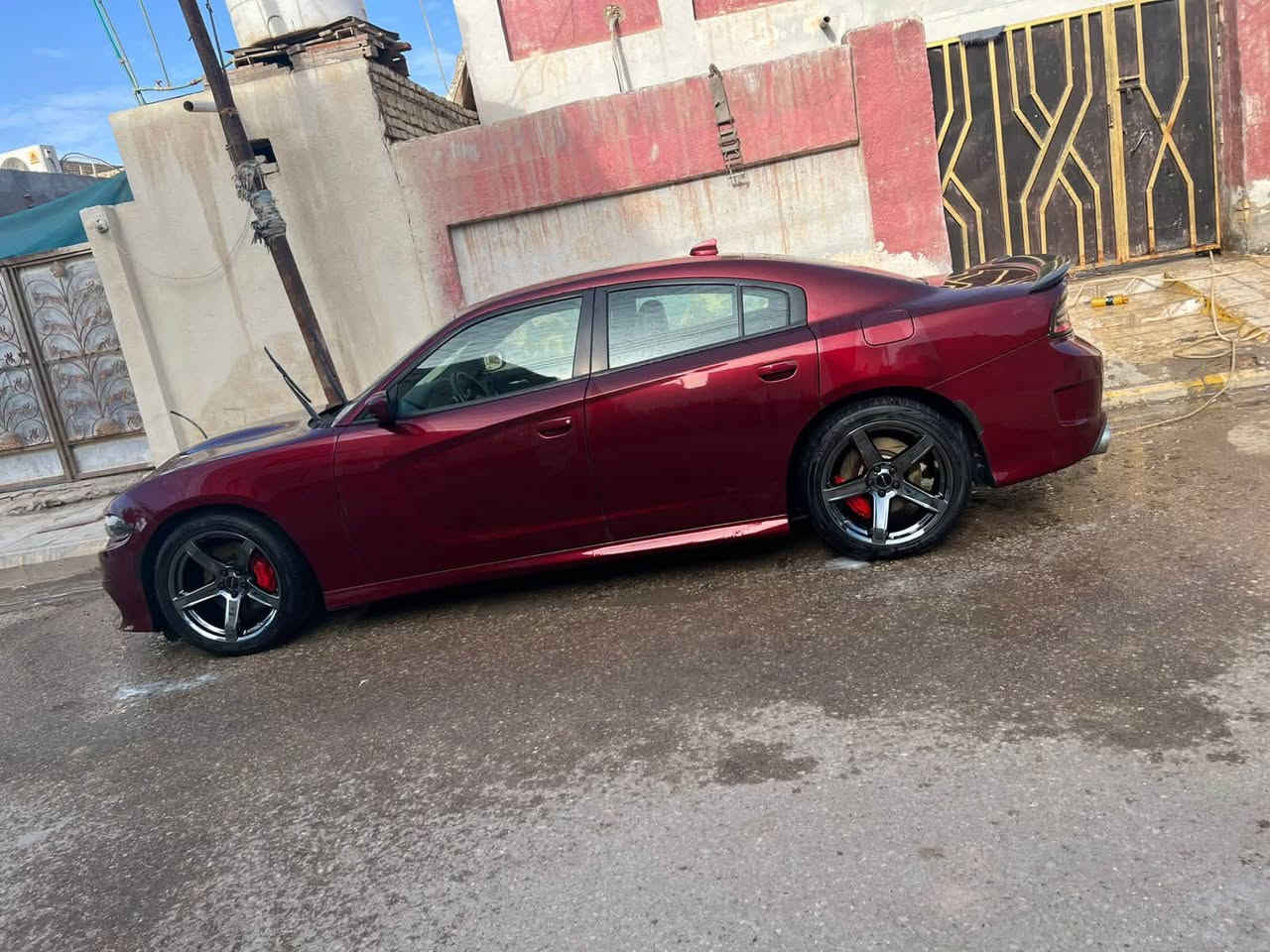 السلام عليكم 🫡 
جارجر موديل 19 اصل 
لون كرزي 
رقم بغداد تحويل مباشر ب اسم البائع
ماشيه 85 
مواصفات سكات باك معروفه
سياره جديده وجاهزه من كلشي
حجم محرك  6 و 400
بيها صبغ فقط بدون ضربه 
تقرير مياه امطار 
تعمل وتسير 
سونارها بالمنشور كلشي واضح كدام الشراي اي استفسار انه خادم
السعر ( 190 ورقه بيها مجال )
مكان سياره ذي قار سوق الشيوخ للاستفسار / ***********
