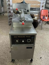 للبيع مكينت كنتاكي بسعر مناسب الهاتف 07707673780