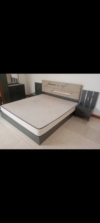 غرفة اخشاب 5 قطع  للبيع مع الدوشك  كلش نظيف اخو الجديد400بي مجال 07783...