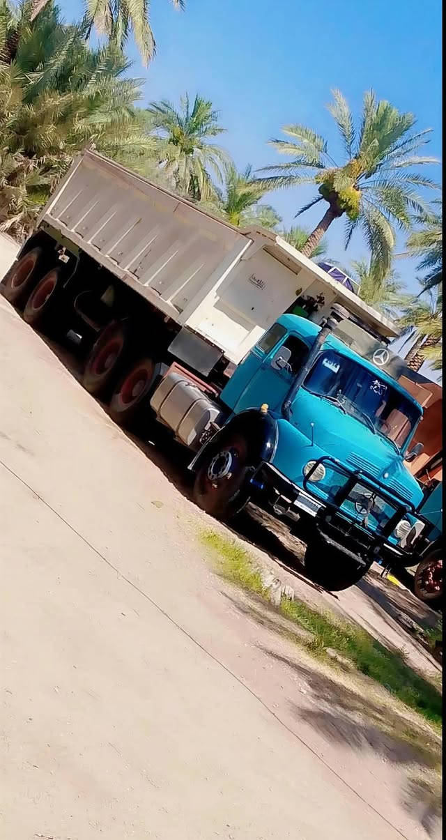 لسلام عليكم مارسيدس تريله قلاب82 للبيع راس وعربه جاهزه للعمل سنويه مجدده بسمي الاستفسار ***********.                      ***********
