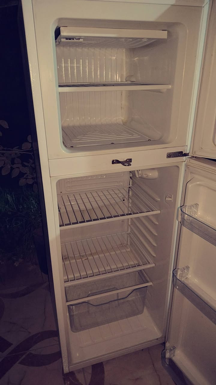 ثلاجه وسط  للبيع فول تجميد ونظافه سعر ١٠٠ حي العسكري


**إذا كنت صاحب هذا الإعلان وتريد حذفه لأي سبب، رجاءا أرسل رسالة إلى الدعم الفني**